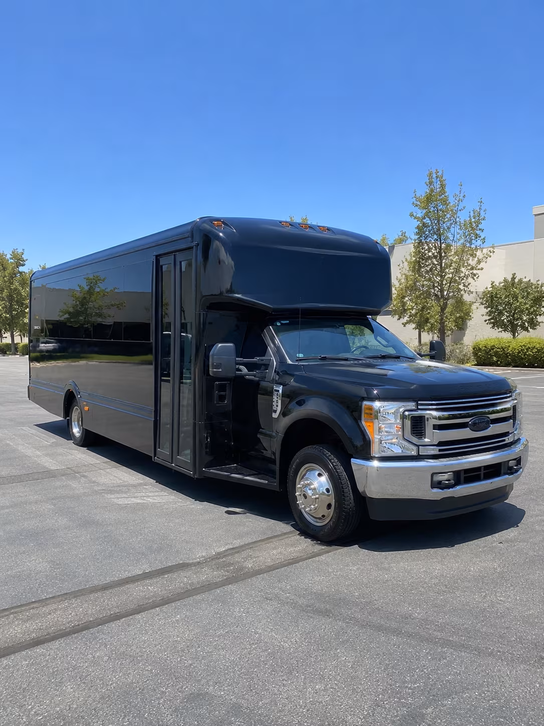 cincinnati book the perfect ride with cincinnati prom bus rentals