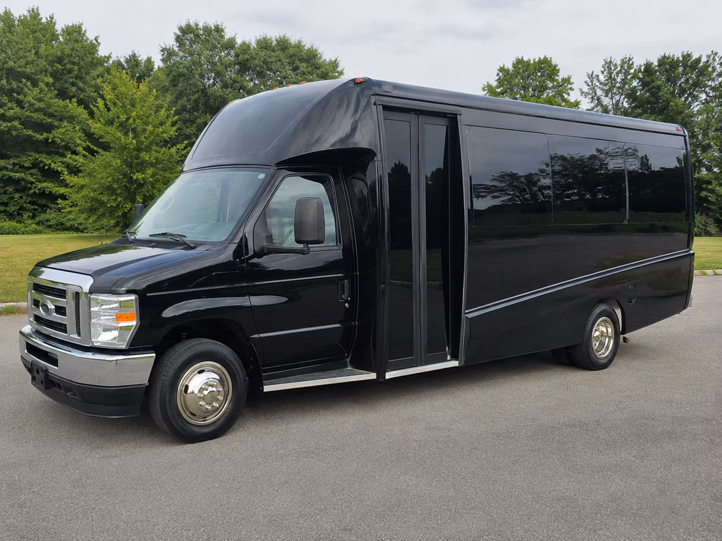columbus sleek charter bus rentals for columbus corporate retreats