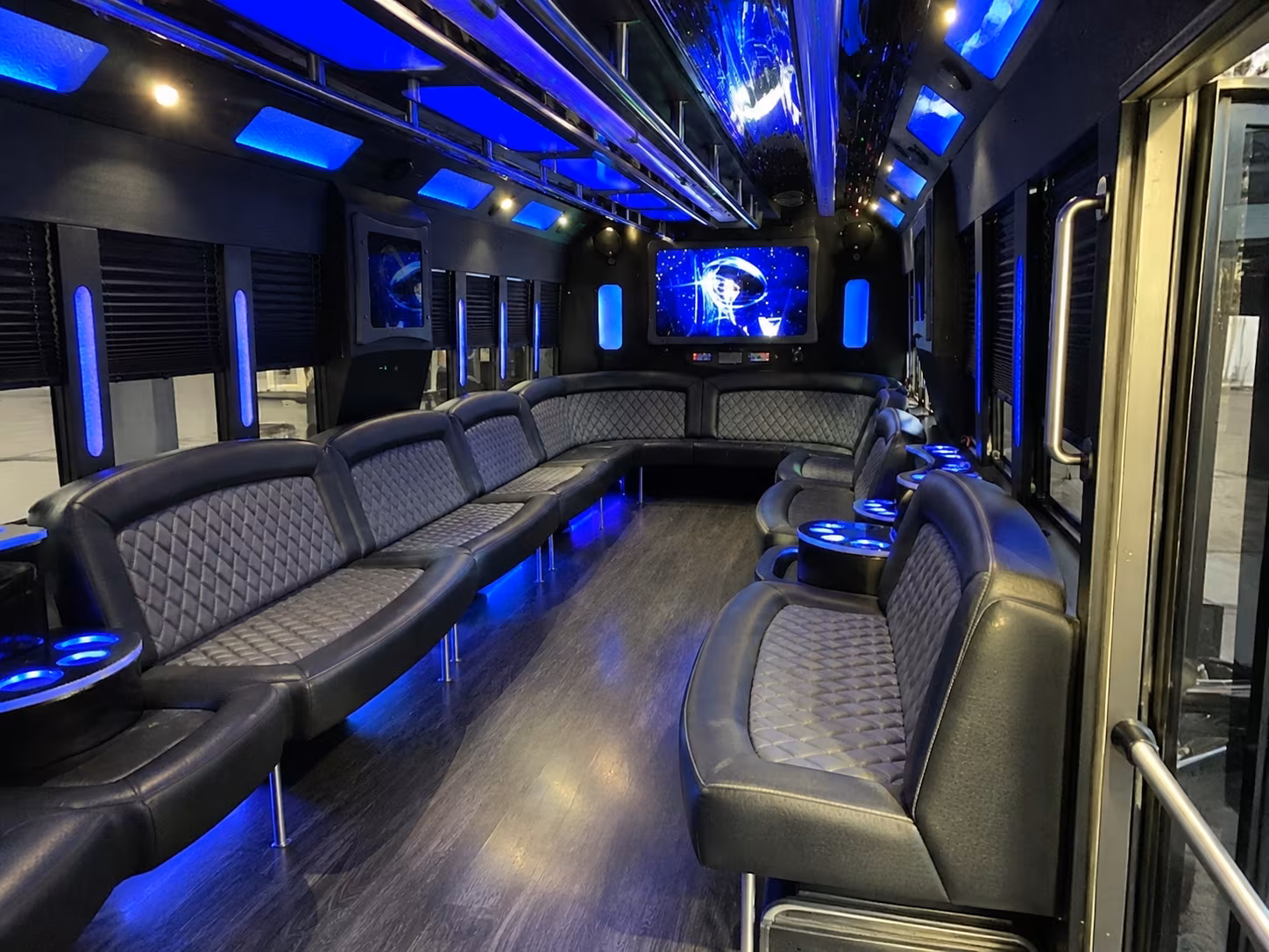 huber heights 28 passenger party bus interior