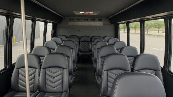 lancaster 28 passenger minibus
